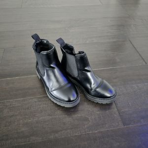 Gap black Chelsea boot, size 11